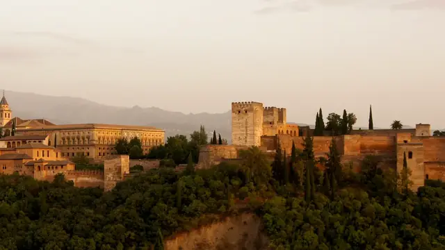 Qué hacer en Granada cerca del parking Clubö
